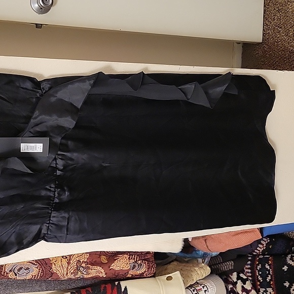 Banana Republic Monogram Silk Dress 8 - Picture 5 of 16